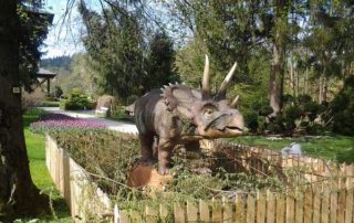 Dinozaver v Mozirskem gaju 9 - Mozirski gaj - park cvetja in muzej na prostem
