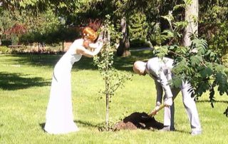 Posaditev poročnega drevesa 8 - Mozirski gaj - park cvetja in muzej na prostem